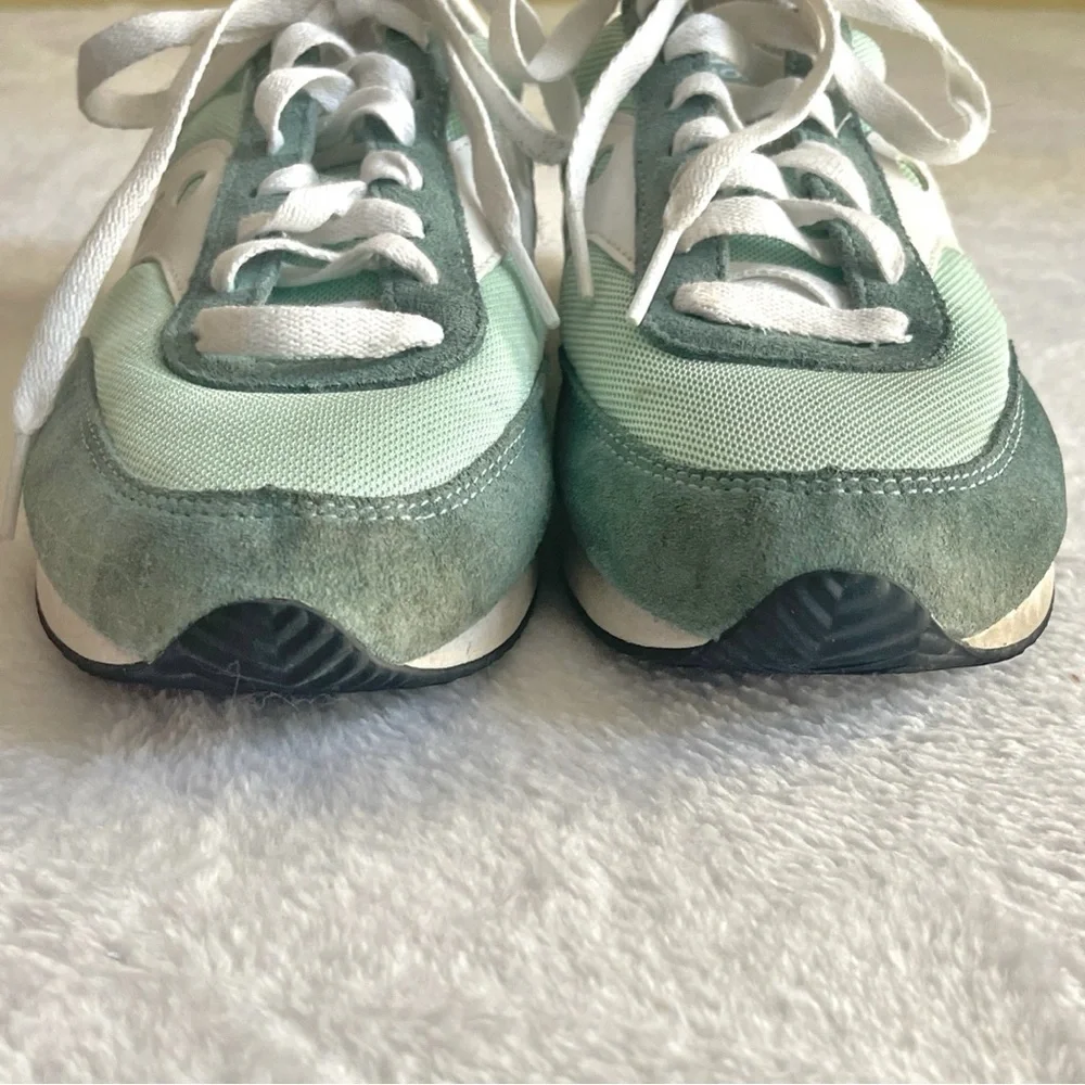 Saucony women hornet